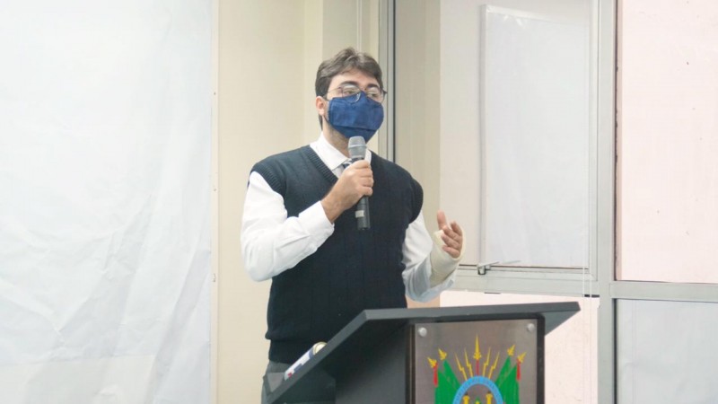 Diretor Lucas Fuhr dá início a inauguração